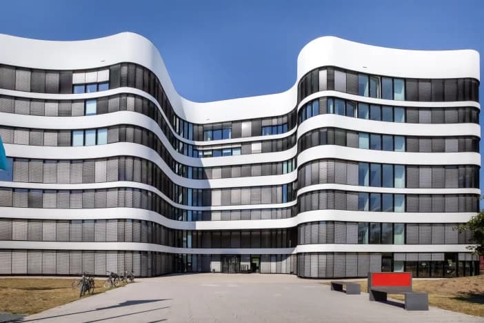 Regus Dusseldorf Peter-Müller-Straße interior photo 5