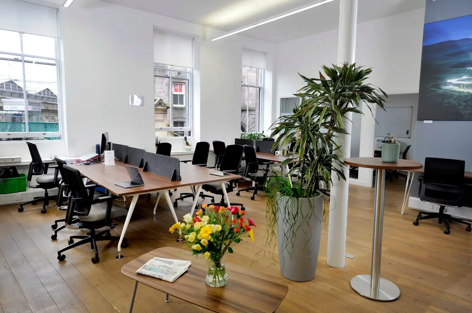 The Melting Pot interior photo 4