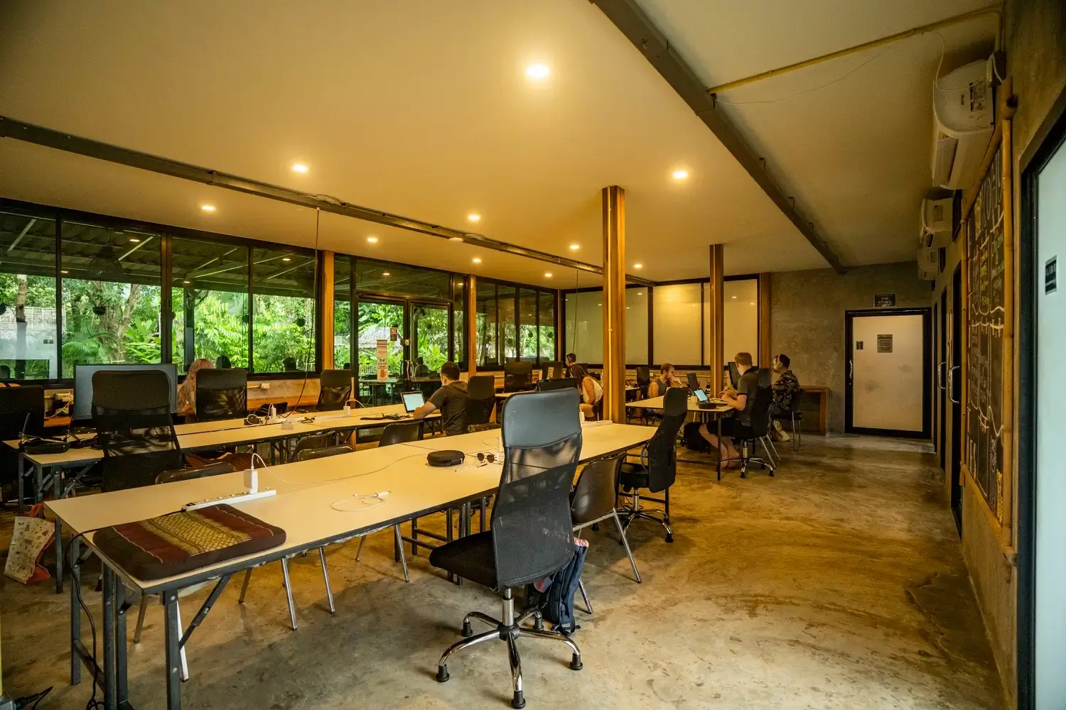 KoHub interior photo 10