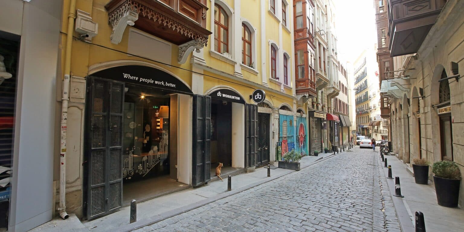 Workinton Galata interior photo 5