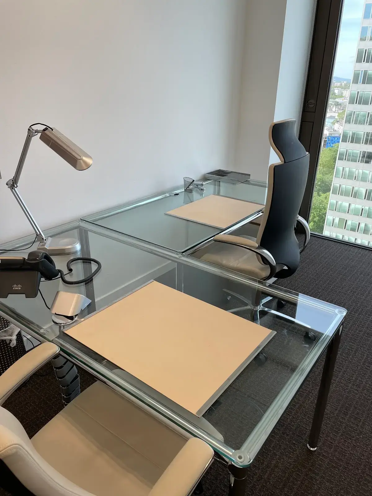Regus Frankfurt OpernTurm interior photo 11
