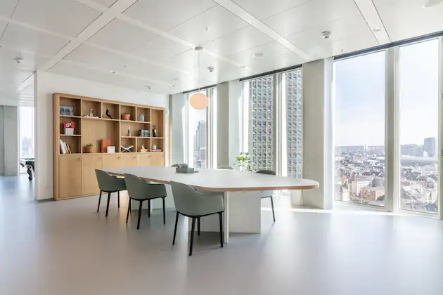 Spaces - Frankfurt Tower One interior photo 6