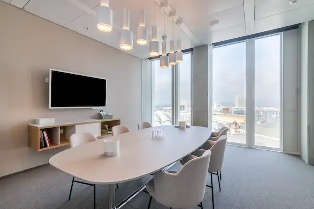 Spaces - Frankfurt Tower One interior photo 7