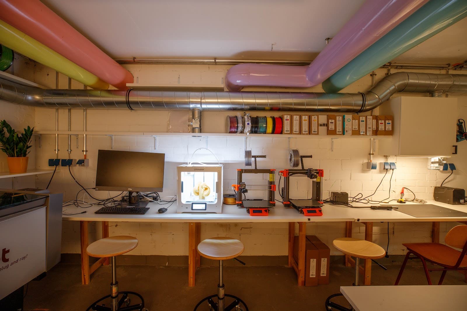 Workish interior photo 9