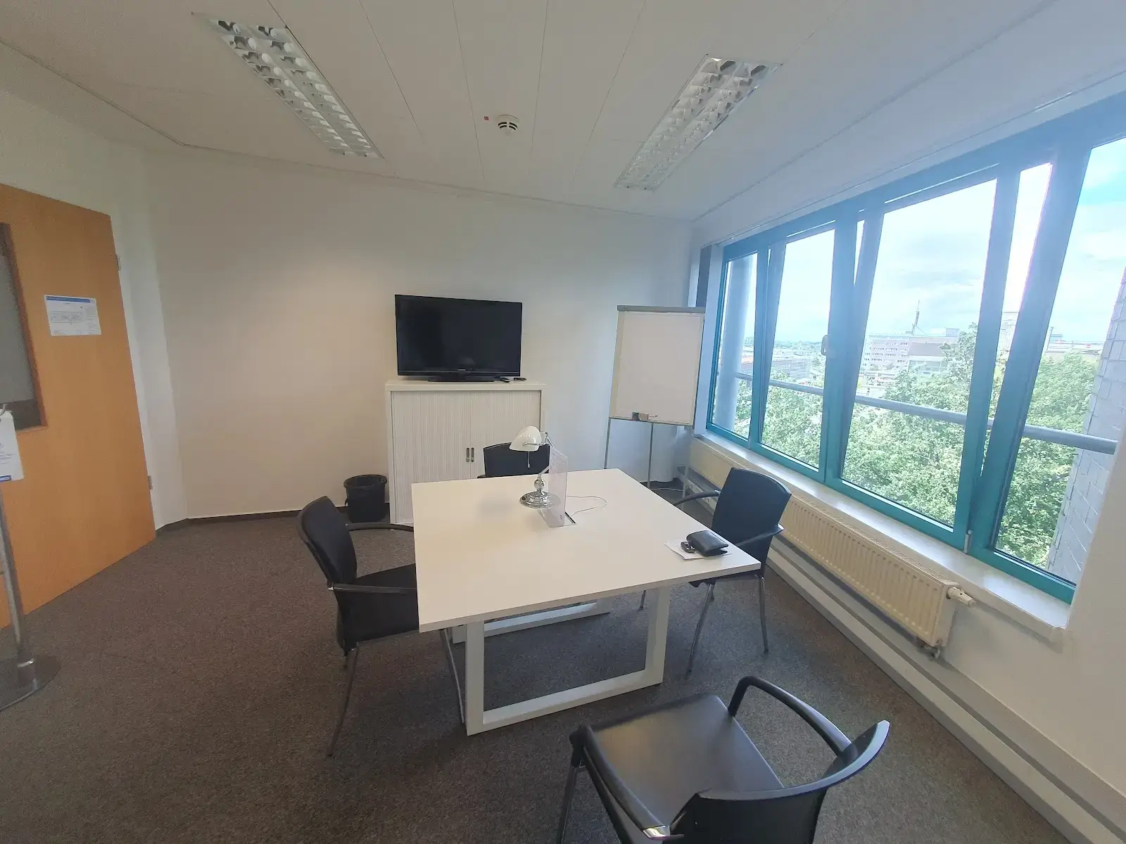 Regus Bremen Airport interior photo 11