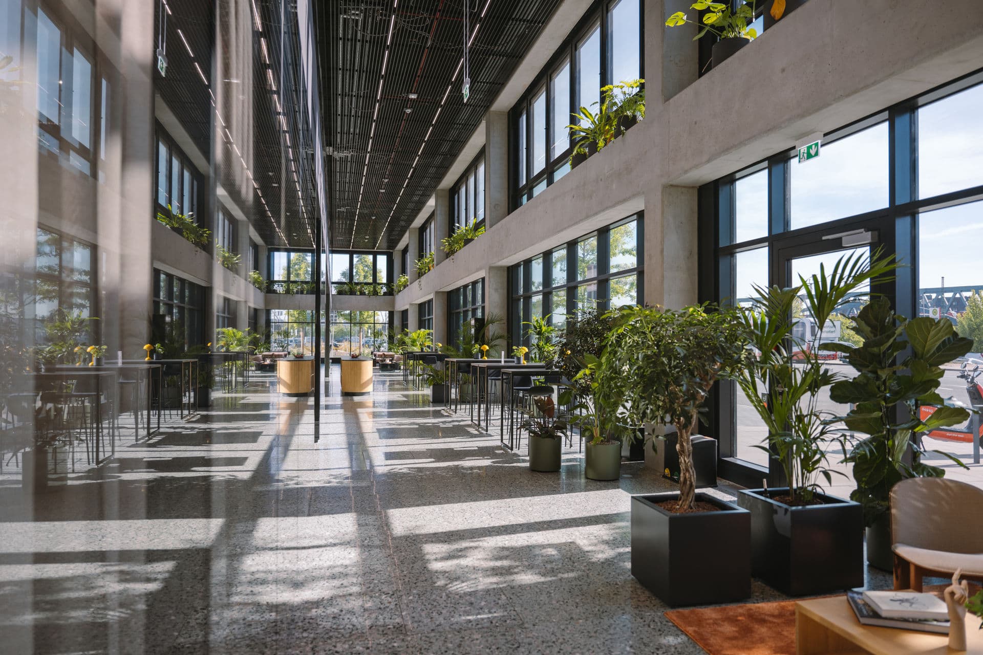 EDGE Workspaces HafenCity interior photo 3