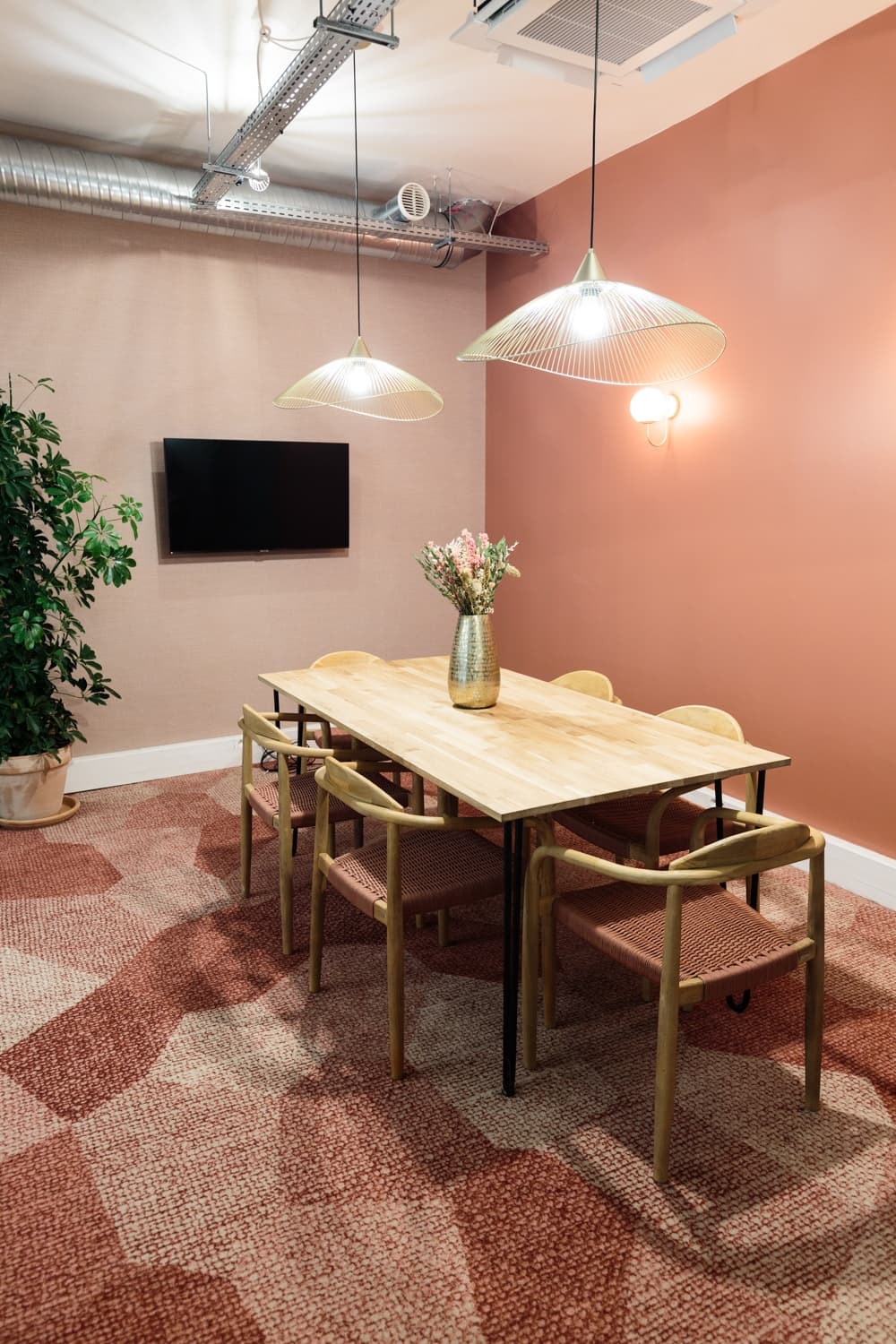 Morning, Dulong interior photo 5