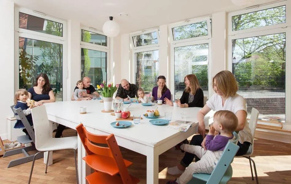 Coworking Toddler interior photo 2