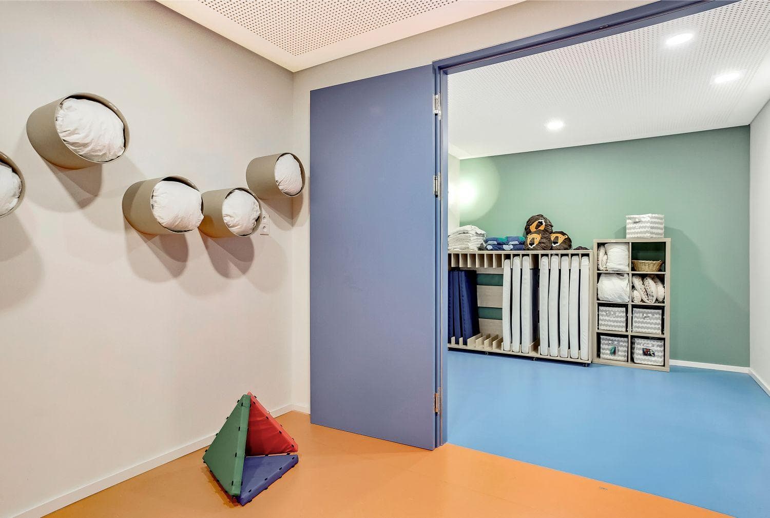 Coworking Toddler interior photo 4