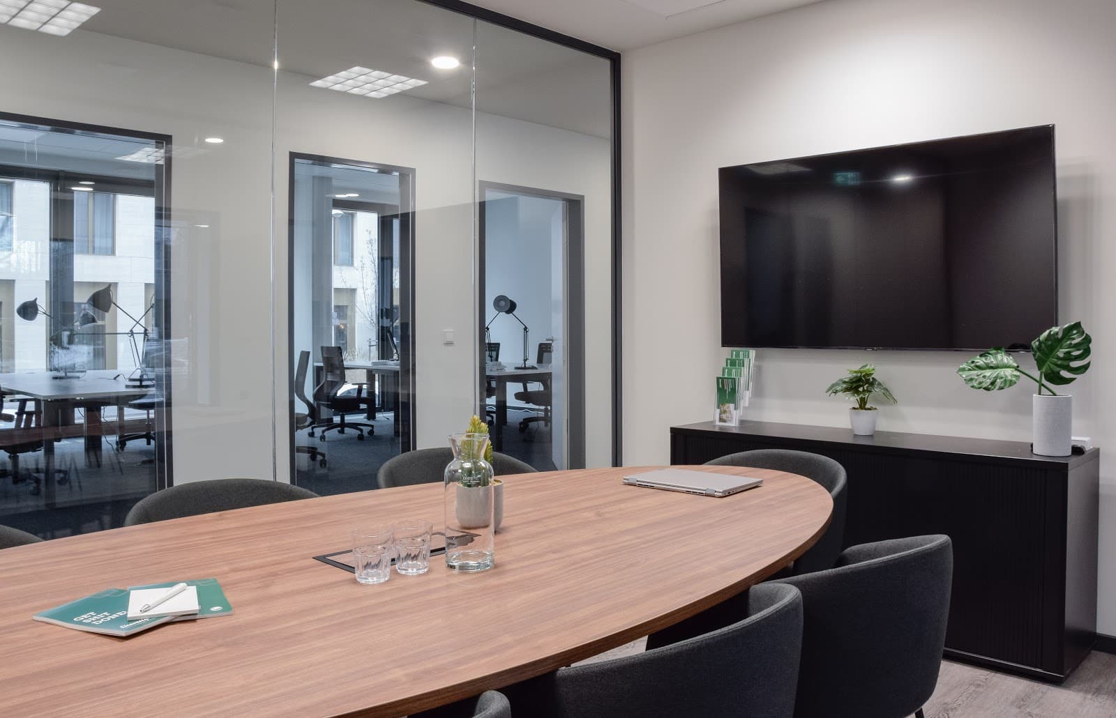 Rivvers Coworking Darmstadt Hauptbahnhof interior photo 3