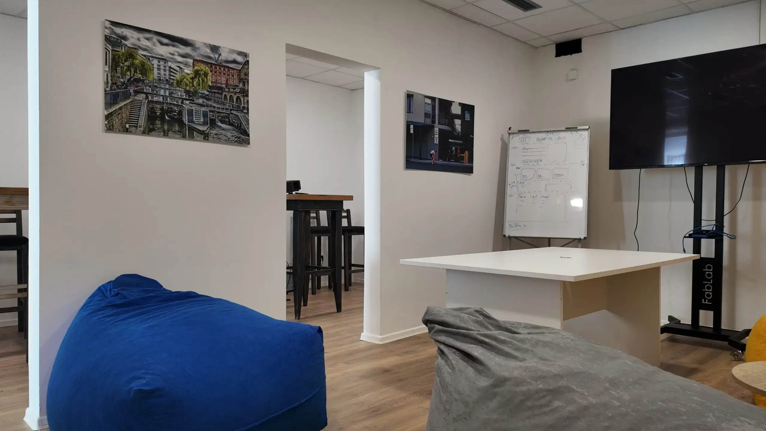 TeraSa.space interior photo 2