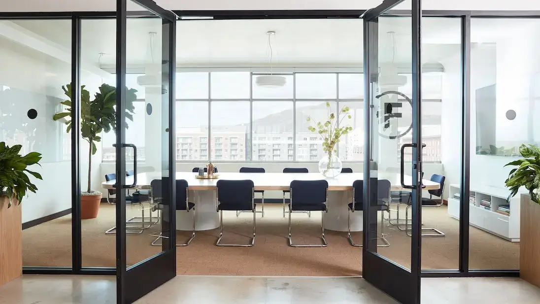 WeWork Taunusanlage interior photo 12