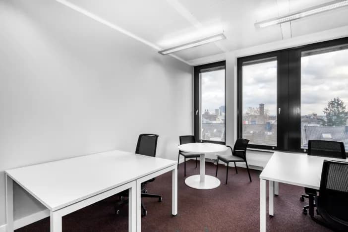 Regus Cologne Waidmarkt interior photo 3