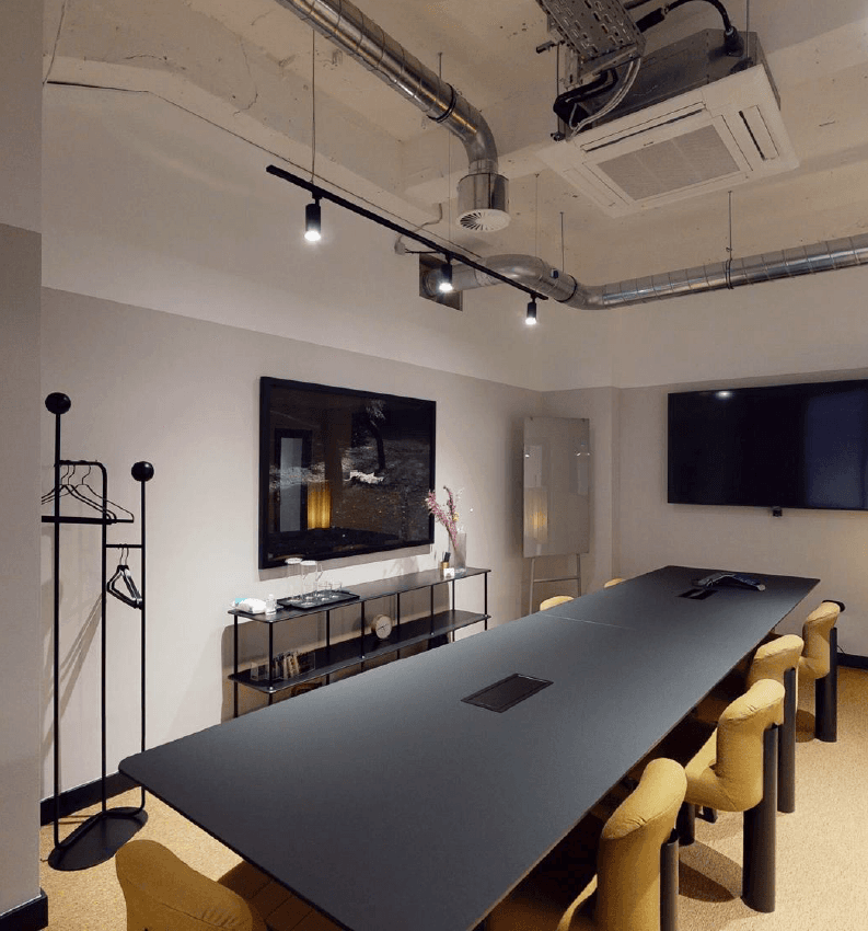 Fora - Kontorhaus: 10-Person Meeting Room with HD TV & Video Conferencing