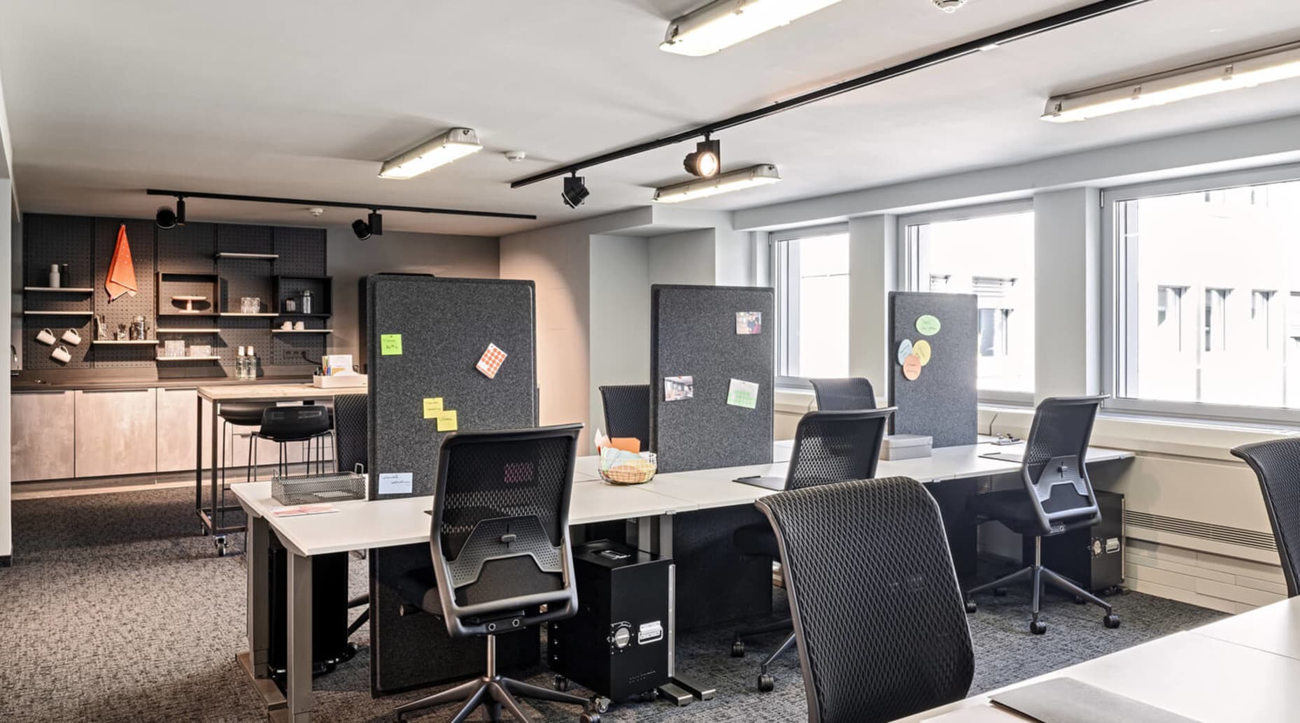 Stylish Private Office with Rooftop Terrace in Munich Westend