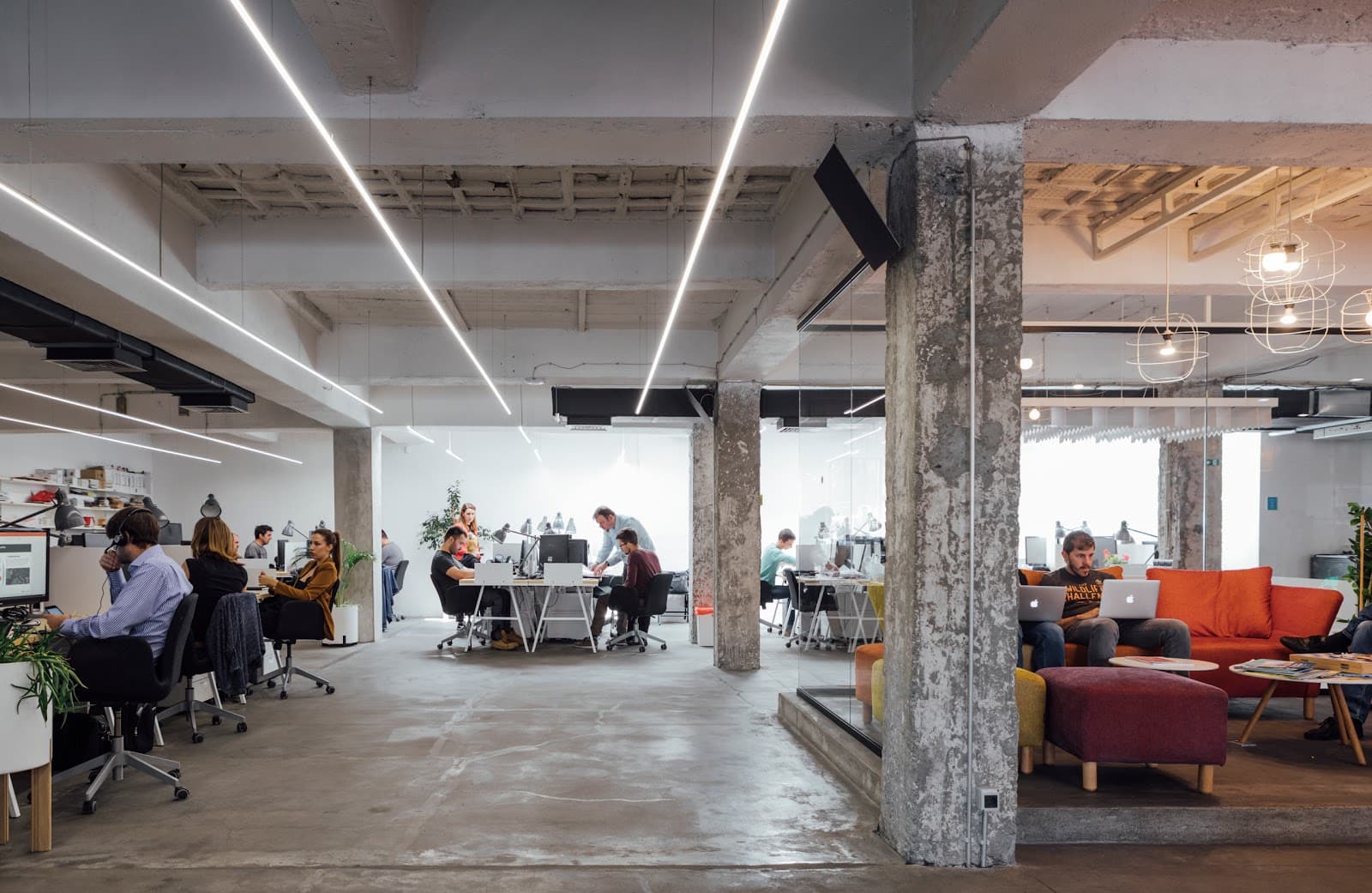 Nova Iskra Savamala Day Pass - Flexible Workspace with Networking & Natural Light interior photo 1