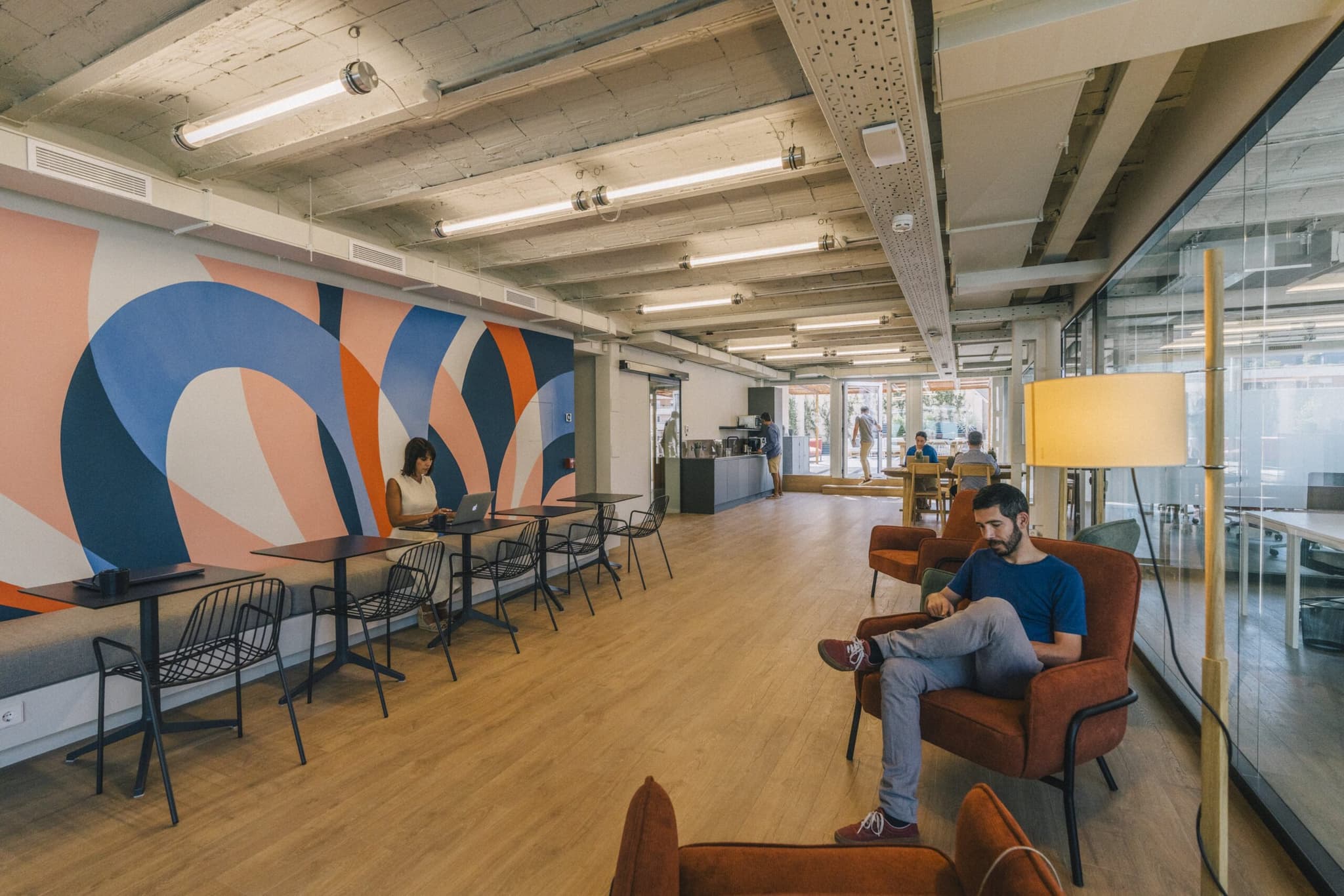 Premium Day Pass at Cloudworks Tuset – Diagonal with Terrace Access