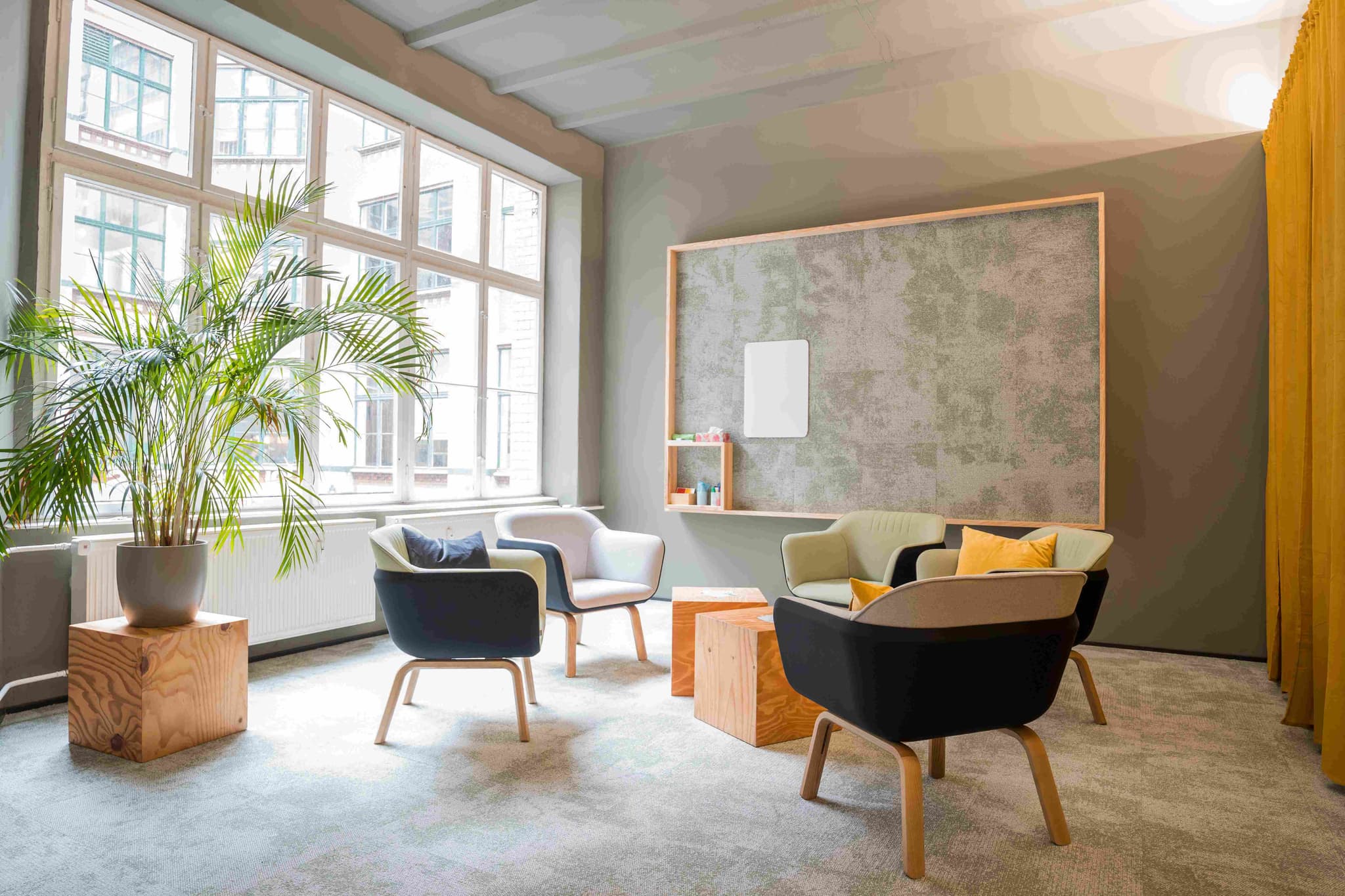 Bright Meeting Room at launchlabs Berlin