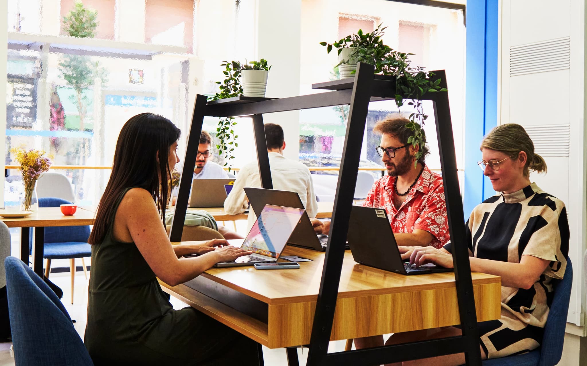 The perfect blend of cozy café vibes & modern coworking at CaféOlé! Clubworking Madrid