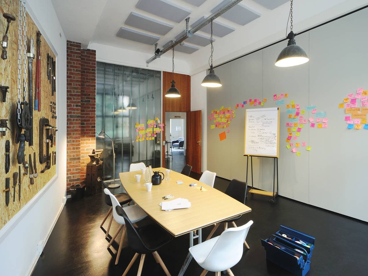 Dynamic Meeting Room at Berlin Mitte for 15 People