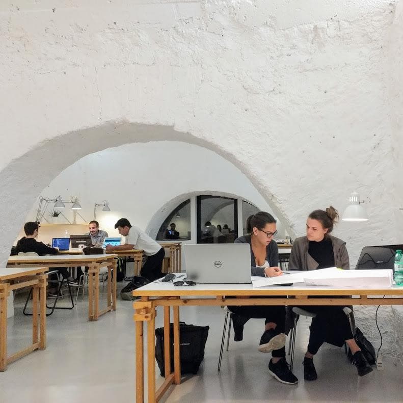 Flexible Day Pass in Bunker with Highspeed Wifi