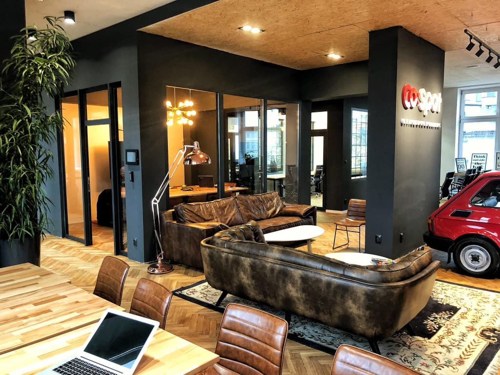 Dynamic Day Pass in Łódź's Co:Spot Office with Premium Amenities interior photo 1