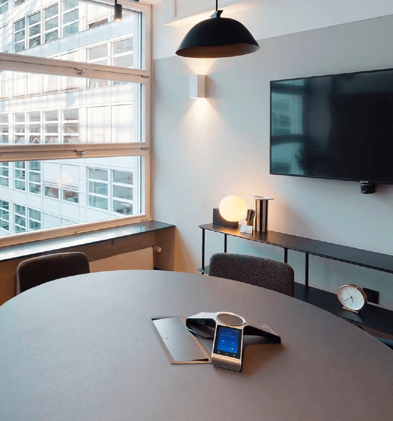 6-Person Meeting Room at Fora - Kontorhaus with HD TV & WiFi