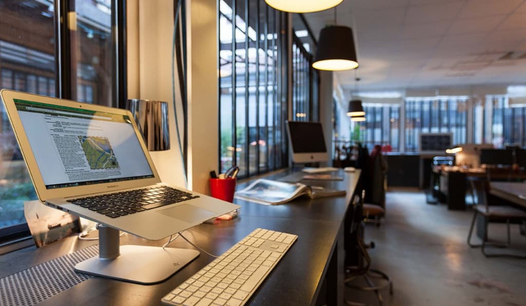 Creative Day Pass in Le Laptop with Natural Light interior photo 1