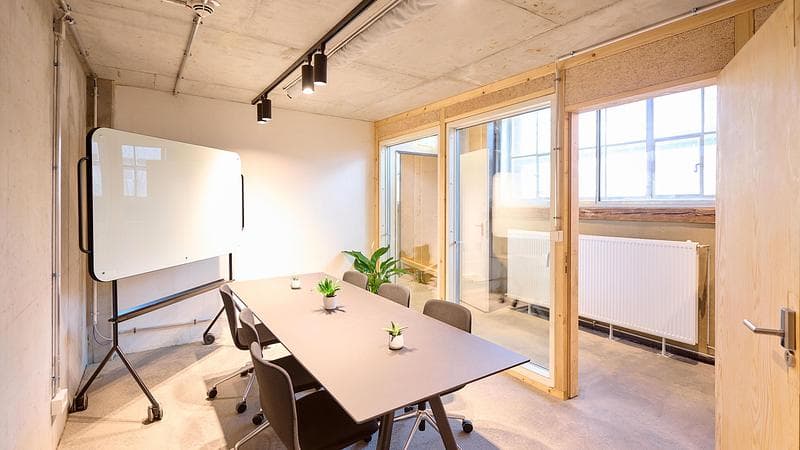 Bright Meeting Room ASPEN at Impact Hub Berlin