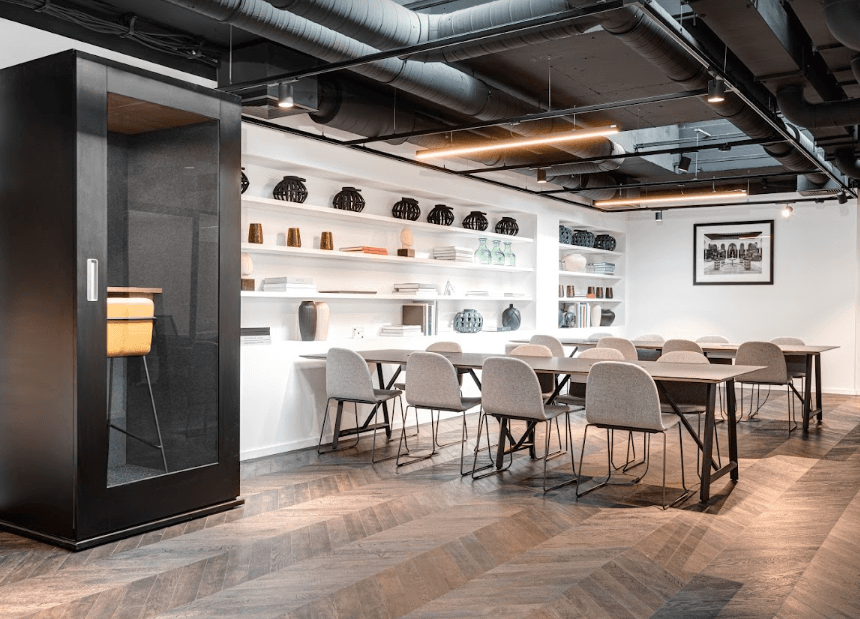 Cowork from a premium coworking space at Engel & Völkers Work Edition in Hamburg