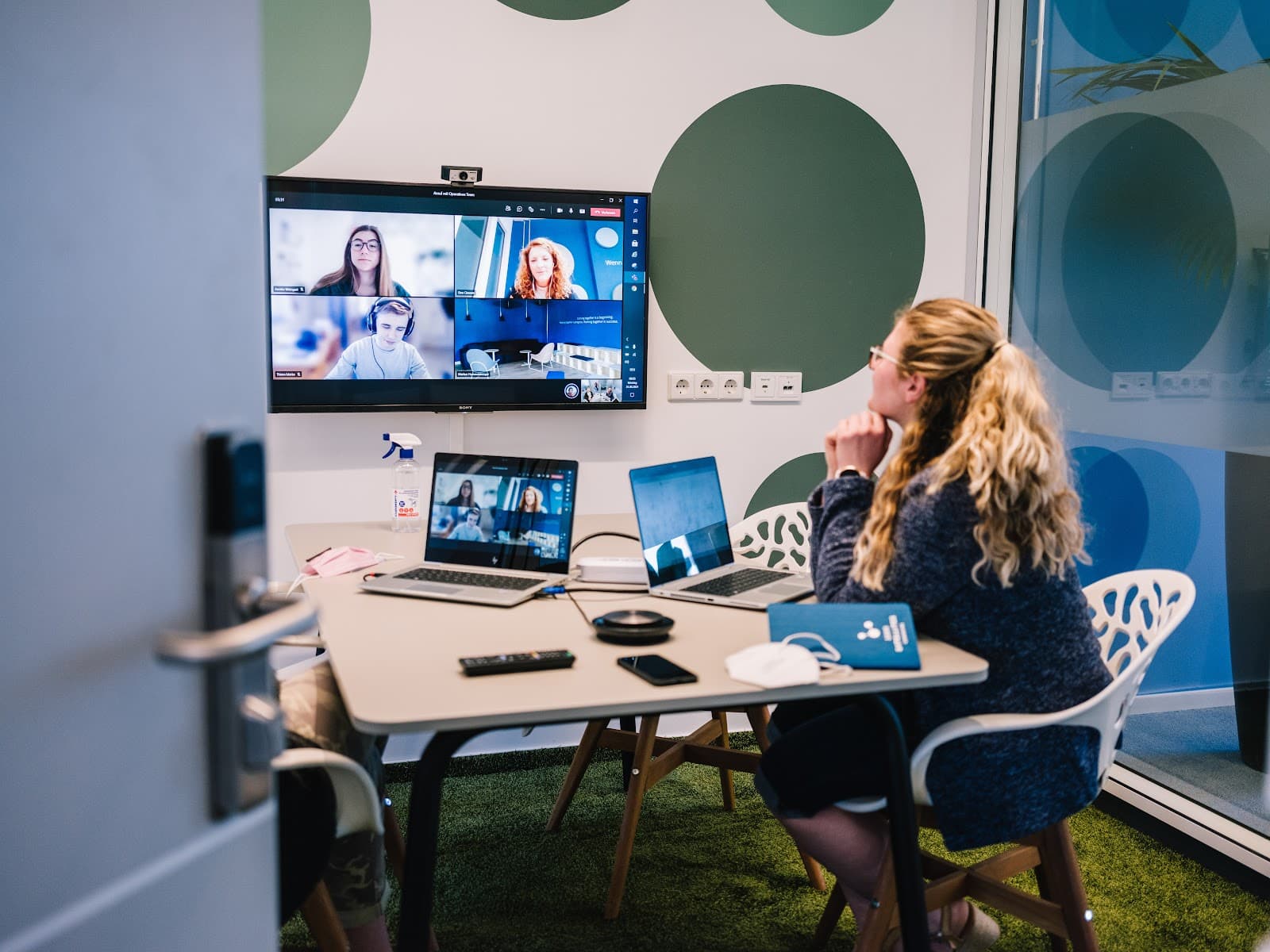 Neustadt Day Pass at 1000 Satellites - Flexible Workspace & Networking Hub interior photo 3