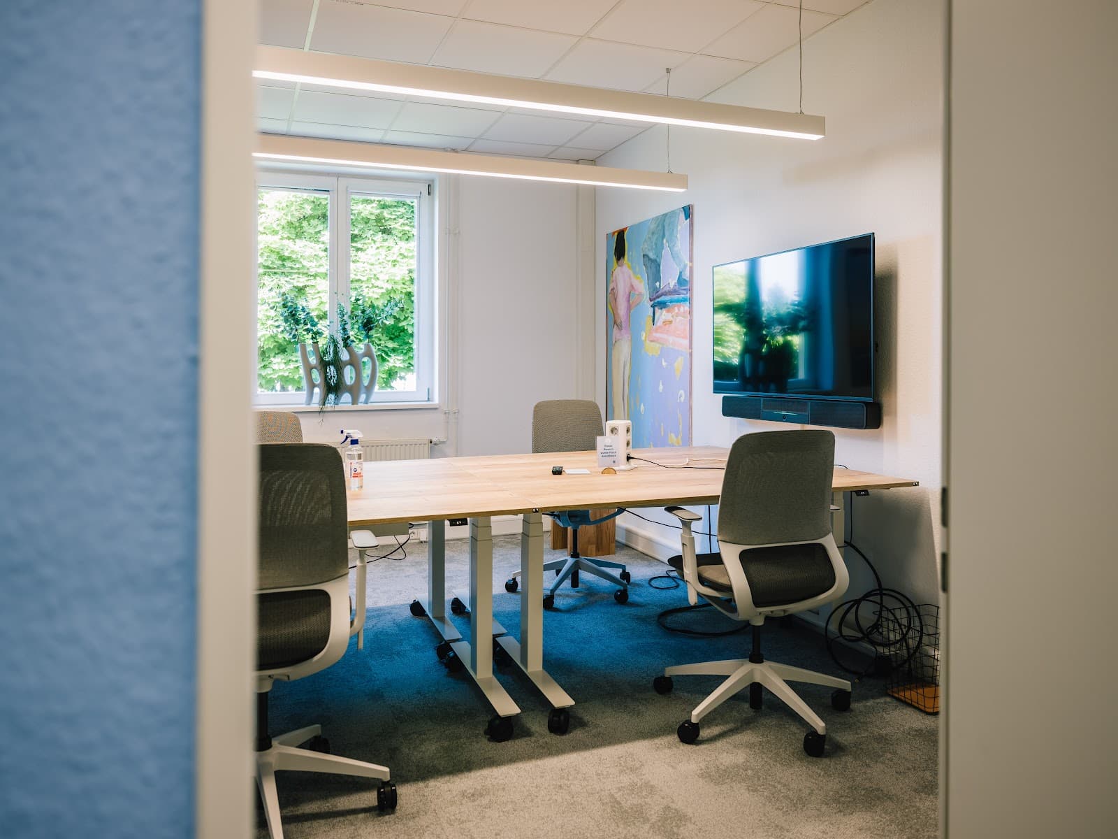 Neustadt Day Pass at 1000 Satellites - Flexible Workspace & Networking Hub interior photo 4