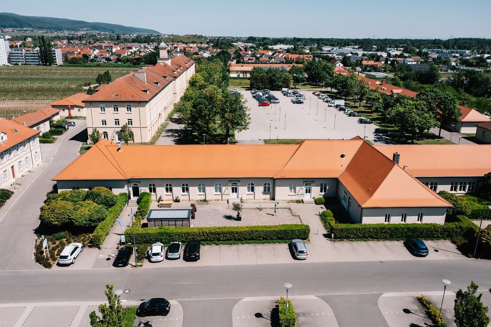 Neustadt Day Pass at 1000 Satellites - Flexible Workspace & Networking Hub interior photo 7