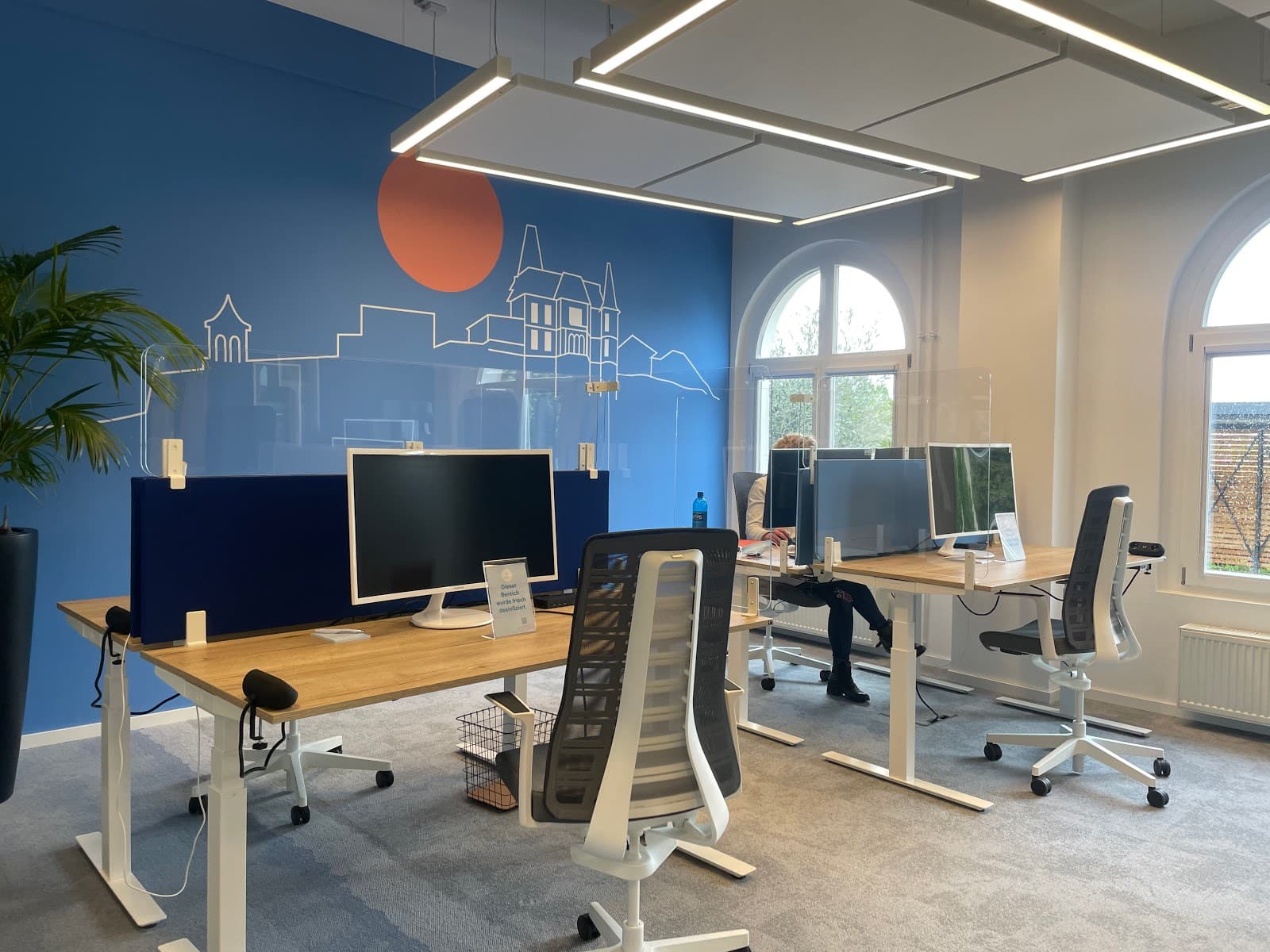 Neustadt Day Pass at 1000 Satellites - Flexible Workspace & Networking Hub interior photo 9
