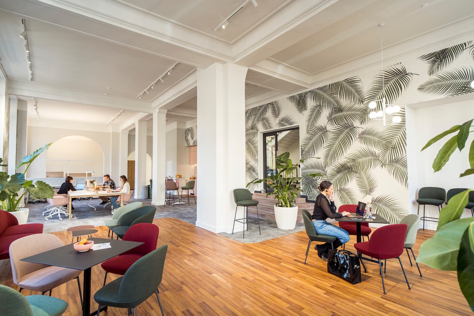 Flexible Day Pass at Goodspaces Opera with Lounge Access interior photo 2