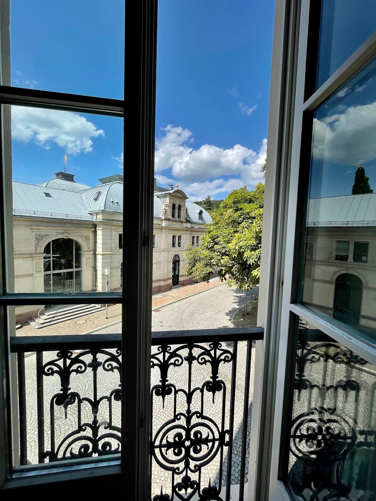 Flexible Day Pass at Goodspaces Opera with Lounge Access interior photo 6