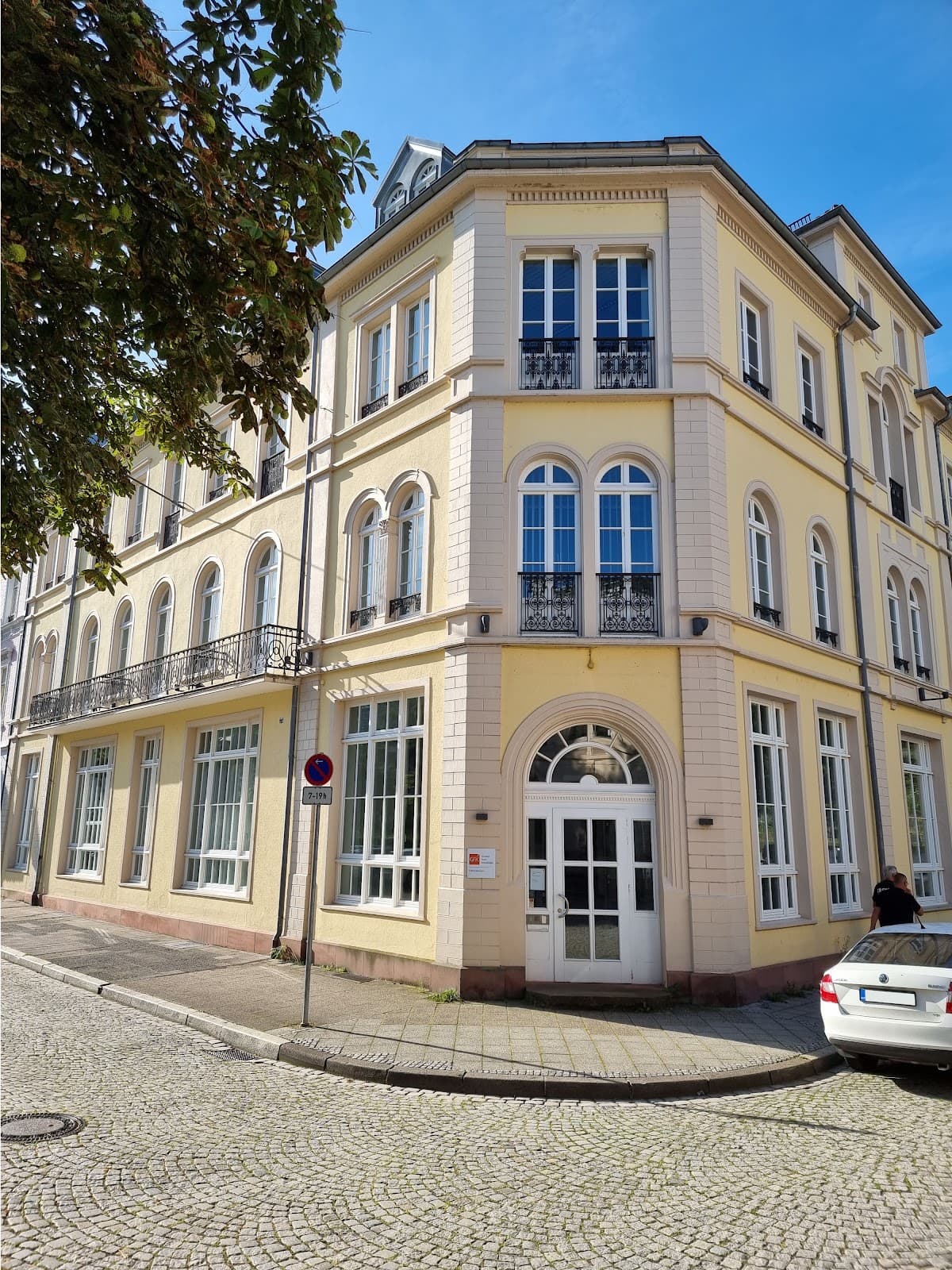 Flexible Day Pass at Goodspaces Opera with Lounge Access interior photo 8