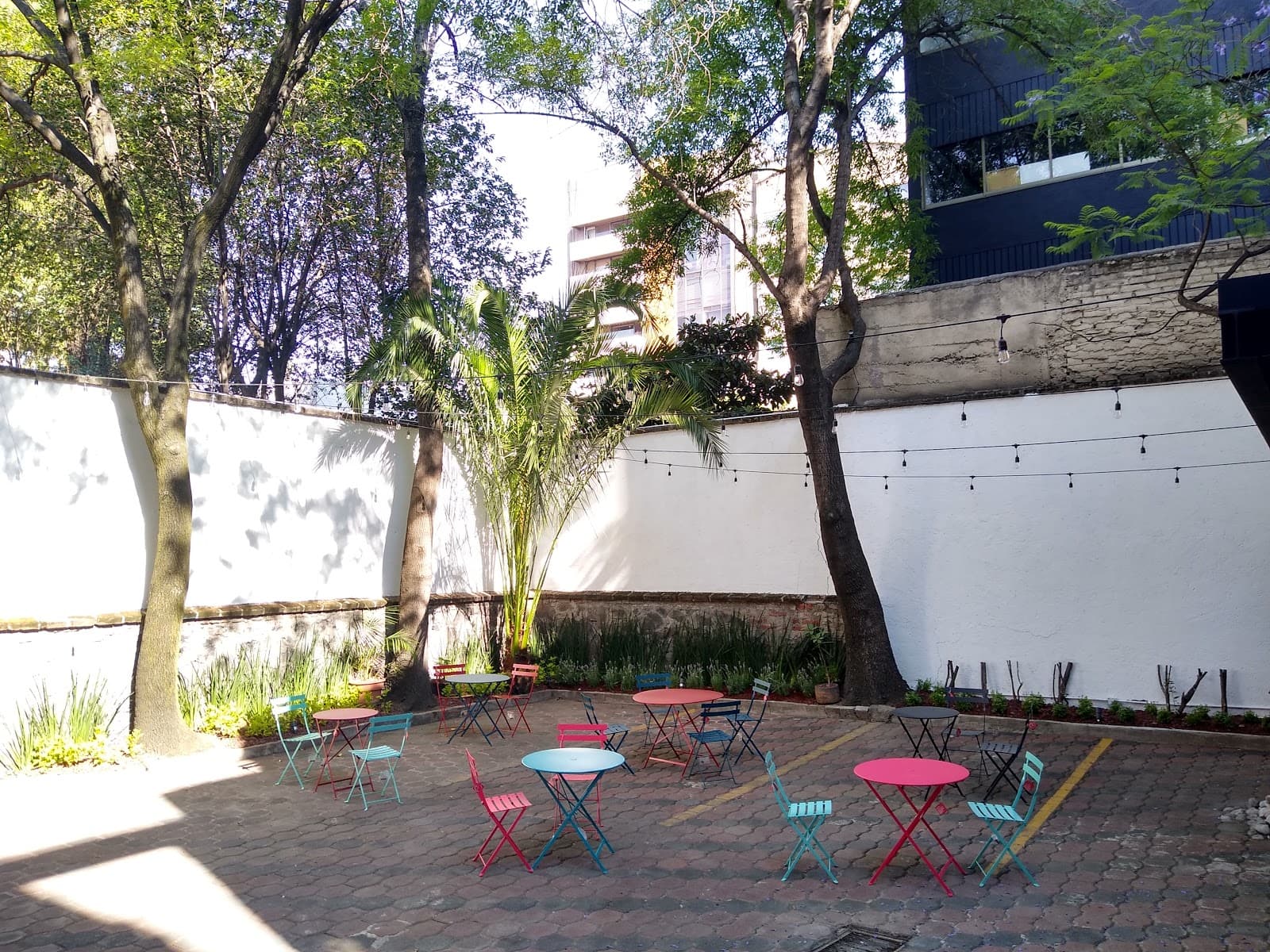 Impact Hub Roma Norte Day Pass - Flexible Workspace & Networking in Mexico City interior photo 8