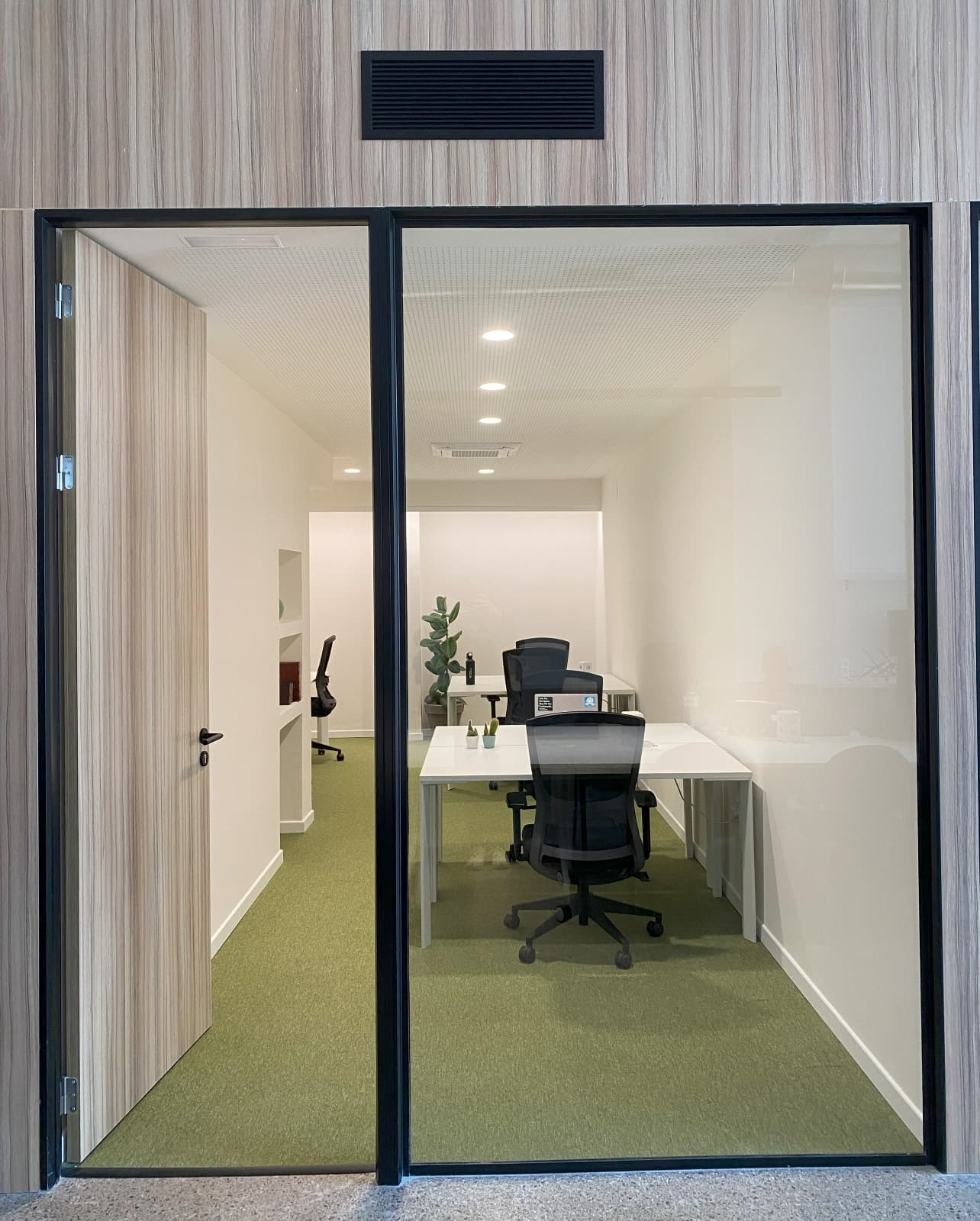 Flexible Day Pass in Vortex Playa with 24/7 Access interior photo 8
