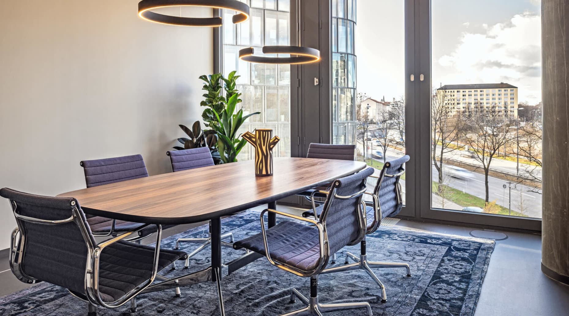 Flexible Day Pass with Networking Perks in Design Offices München Bogenhausen interior photo 4