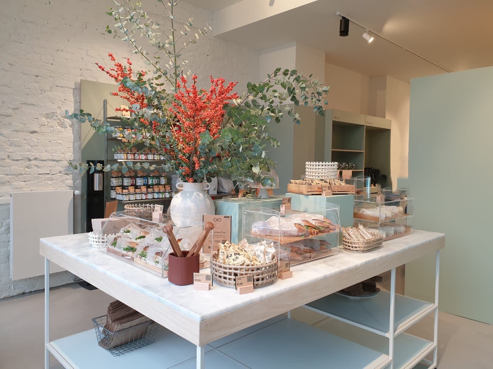 Denizen Eiswerk Day Pass - Flexible Workspace & Networking in Berlin's Eiswerk District interior photo 10