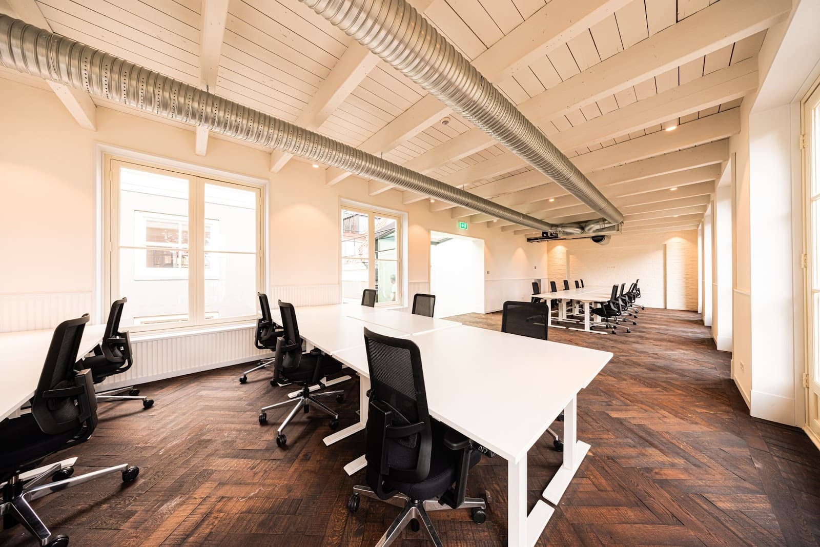 Dynamic Day Pass at RIVVIA Amsterdam interior photo 1