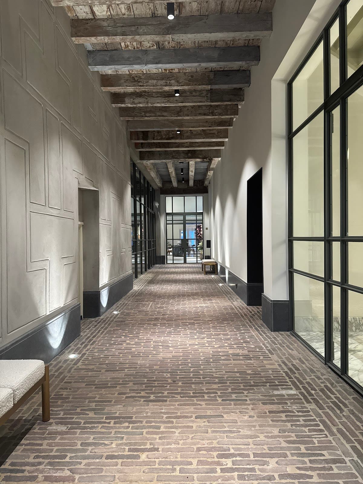 Dynamic Day Pass at RIVVIA Amsterdam interior photo 6