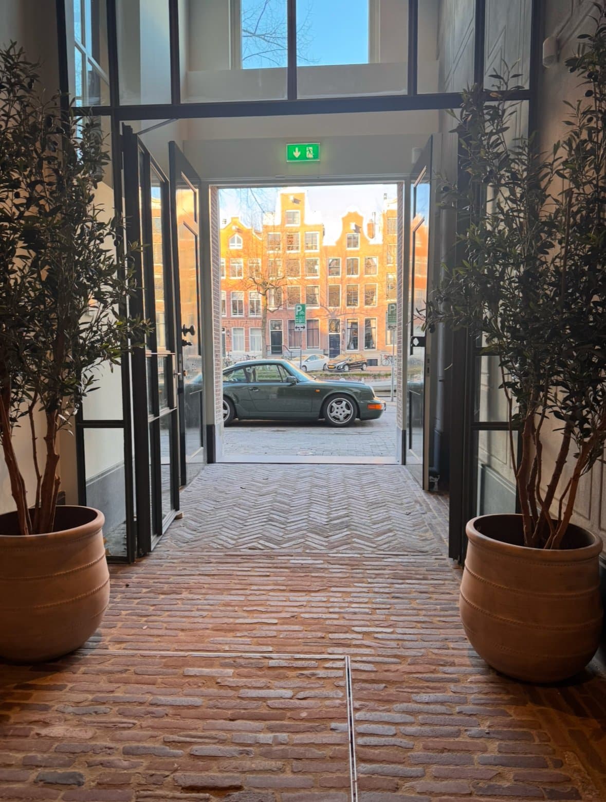 Dynamic Day Pass at RIVVIA Amsterdam interior photo 8