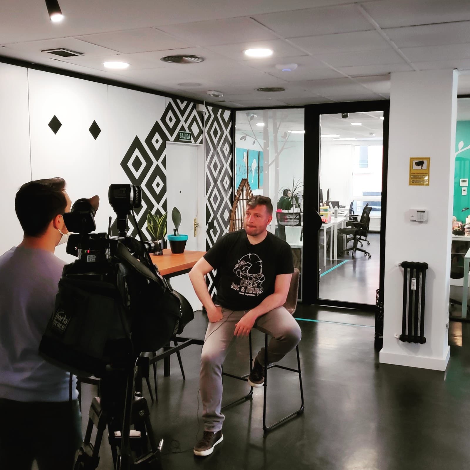 OXYGEN WORKSPACE Madrid Day Pass - Flexible Access & Networking in Central Madrid interior photo 9