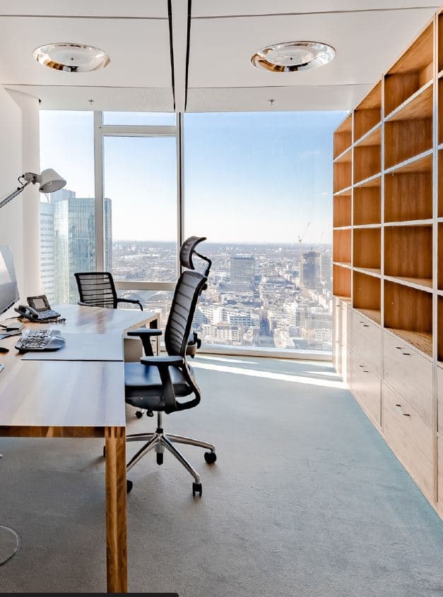 Spacious Office Space with Height-adjustable Desks interior photo 2