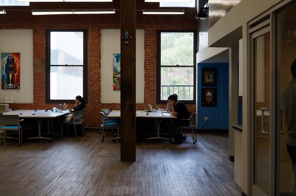 Santa Monica Day Pass at BLANKSPACES SM – Flexible Workspace & Networking interior photo 9