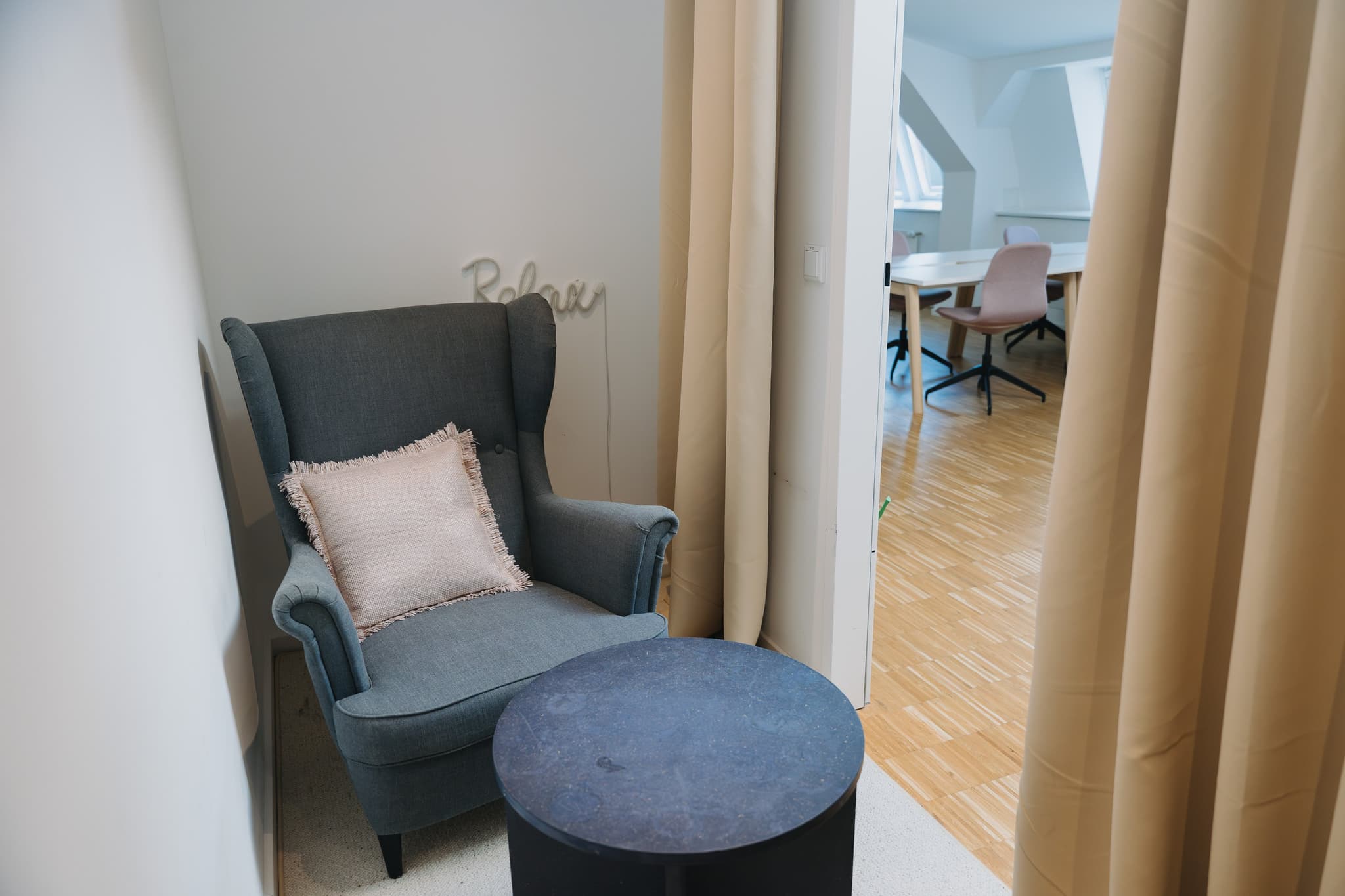 Berlin's Premier Coworking Day Pass interior photo 5