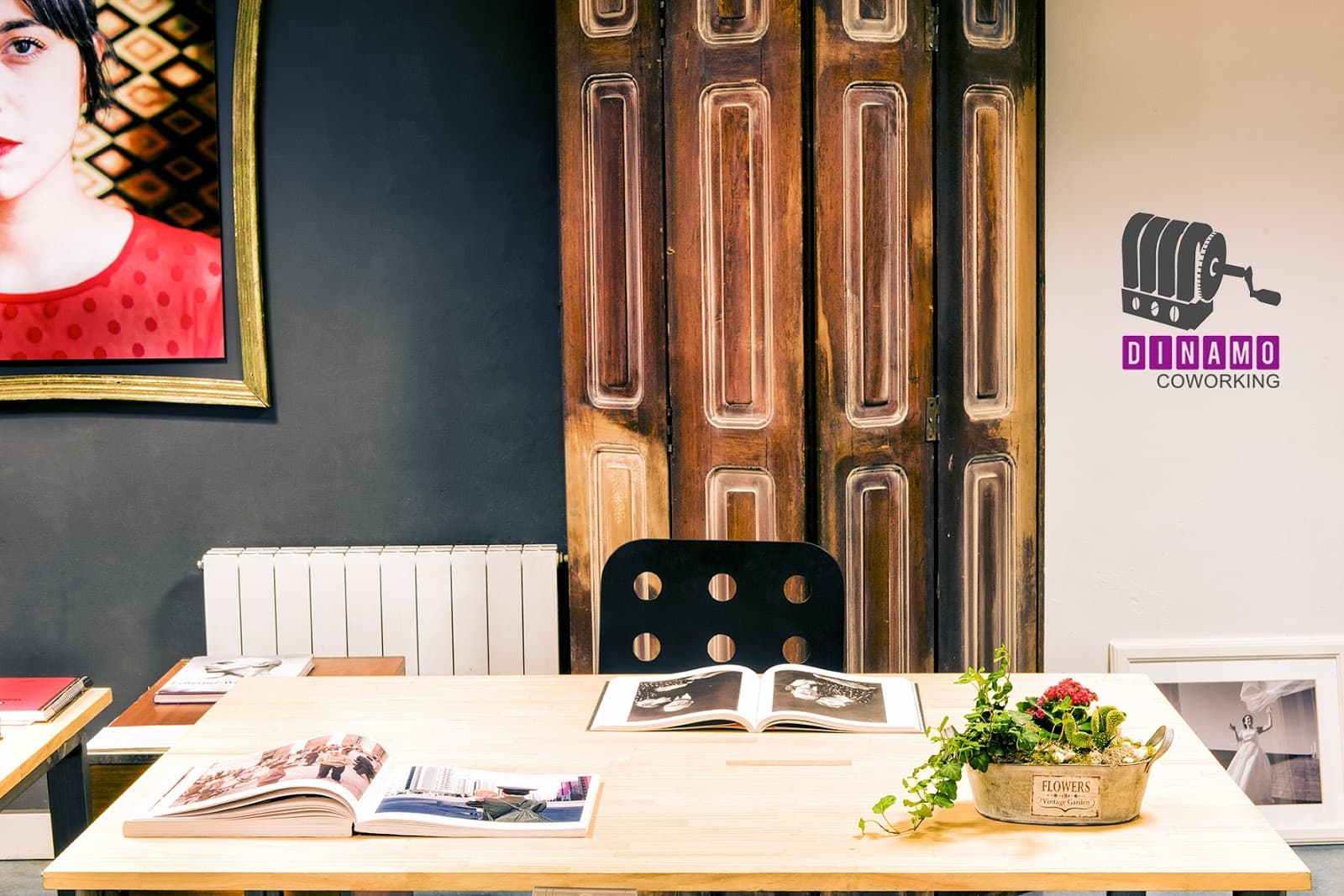 Dinamo Coworking Vigo Day Pass - Flexible Workspace & Networking in City Center interior photo 6