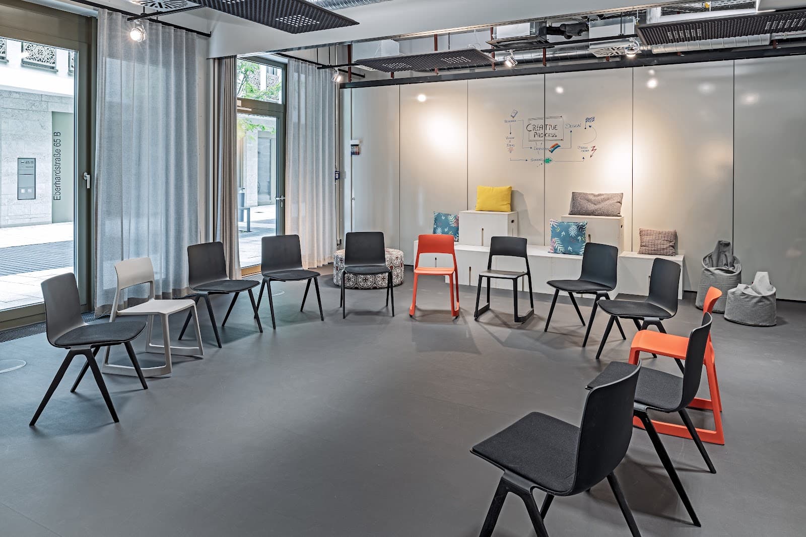 Flexible Day Pass at Design Offices Stuttgart Eberhardhöfe interior photo 1